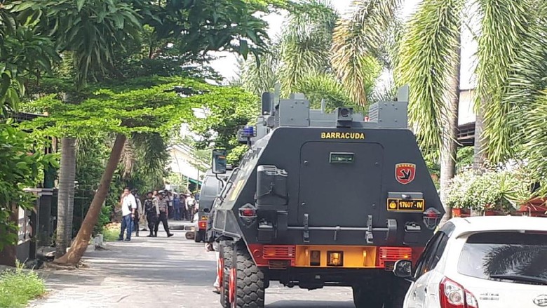 Polisi Baku Tembak dengan Pelaku Gembong Narkoba di Pekanbaru