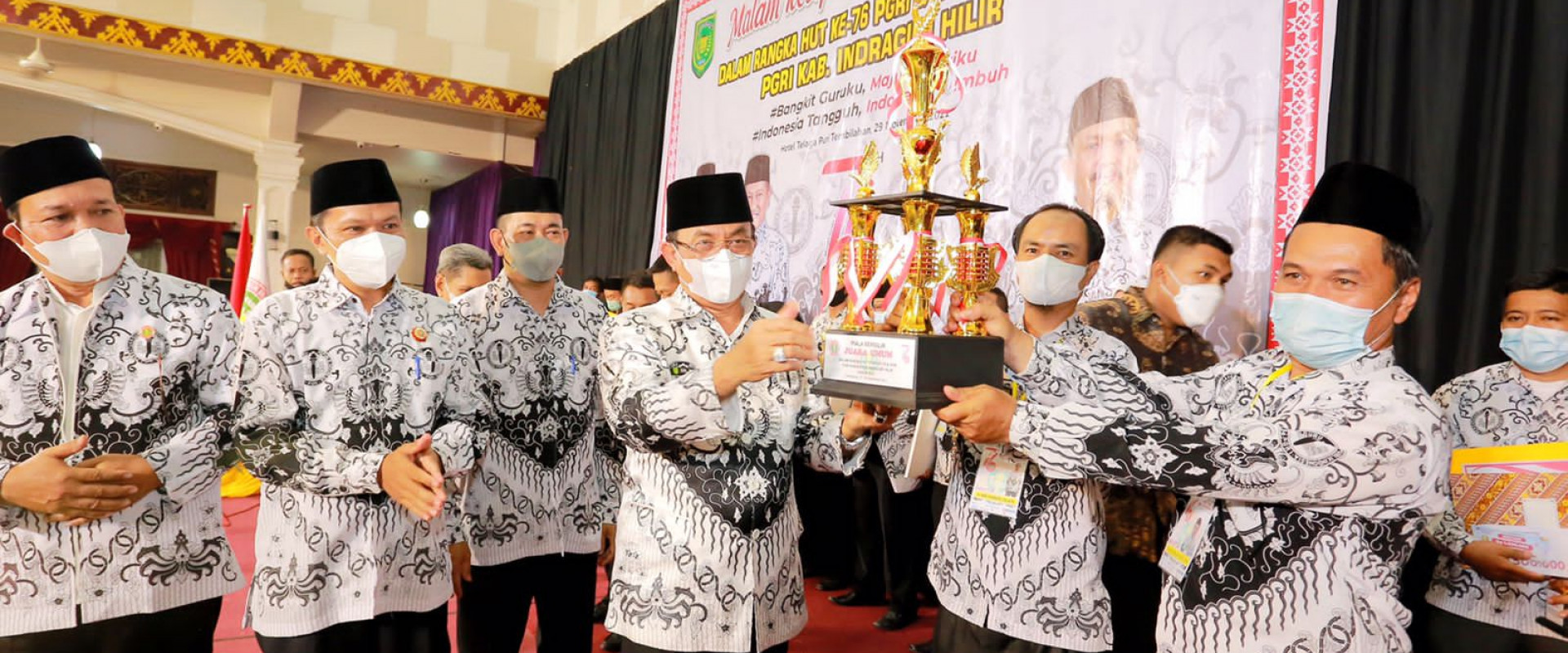 Bupati Inhil Hadiri Resepsi dan Ramah Tamah dalam Rangka HUT Ke-76 PGRI dan HGN Th. 2021