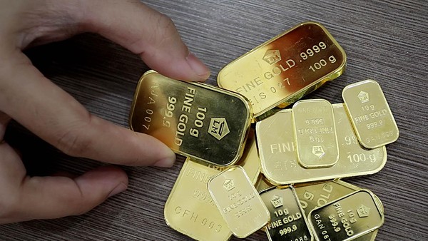 Cetak Rekor Lagi, Harga Emas Antam Tembus Rp 924 Ribu per Gram