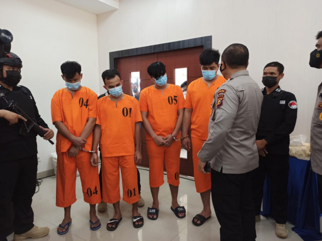 Jadi Kurir Sabu Berskala Besar, Kakak Adik di Pekanbaru Terancam Hukuman Mati