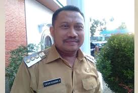 Catur Ingatkan  Pejabat Dekat Dengan Masyarakat