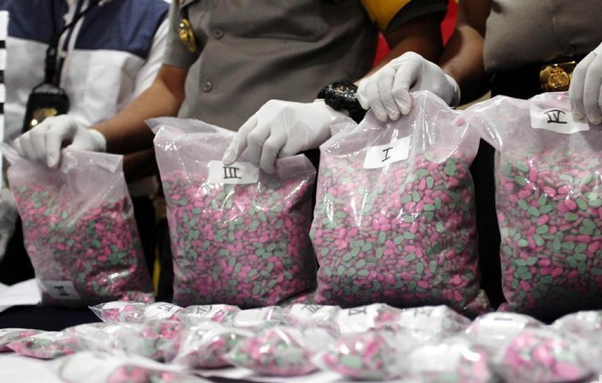 Polisi Bekuk 7 Pengedar Sabu dan Ekstasi yang Dikirim dari Malaysia
