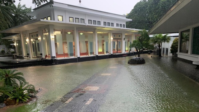 Waduh, Istana Kepresidenan Terendam Banjir