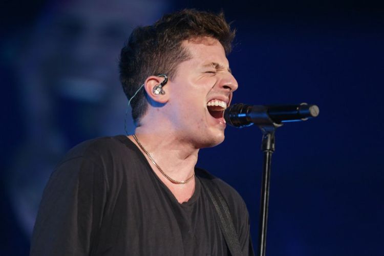 Konser Perdana di Indonesia, Charlie Puth Sukses Memukau Penonton