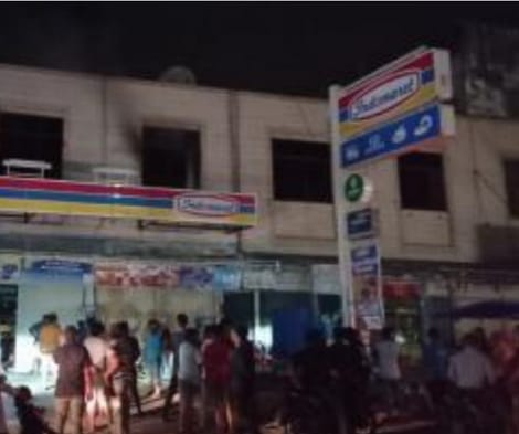 Diamuk Sijago Merah, Indomaret di Duri Nyaris Ludes Terbakar