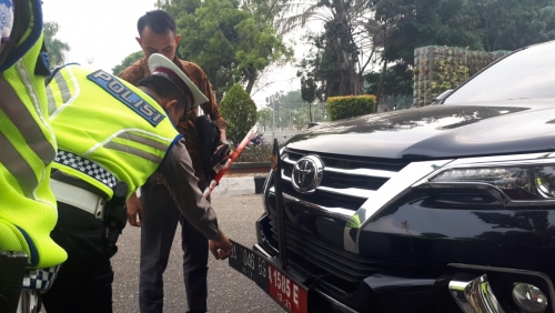 Ditilang, Mobil Dinas Dewan Terjaring Operasi Patuh di Jalan Cut Nyak Dien