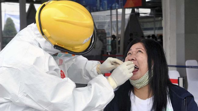 WHO Desak Indonesia Gelar Tes PCR untuk OTG