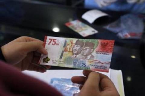 BI Klaim Teknologi Uang Rp75 Ribu Lebih Canggih dari Dolar AS