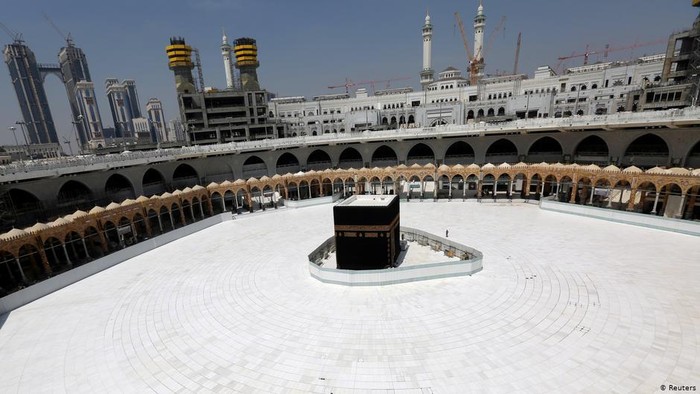 Kasus Corona Arab Saudi Tembus 100 Ribu, Belum Ada Kepastian Soal Haji 