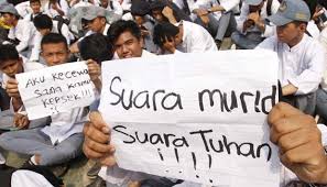 Mendikbud Larang Sekolah Sanksi Seenaknya Siswa Ikut Demo