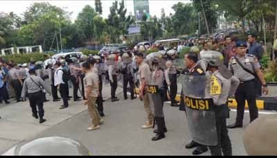 Pendemo Blokir Pintu Pagar, Kapolda Berang dan Tuding Ada Pihak Memanfaatkan