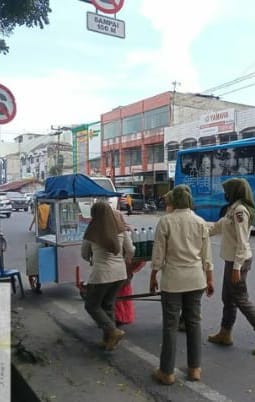 Langgar Perda, Satpol PP Pekanbaru Tertibkan Sejumlah PKL