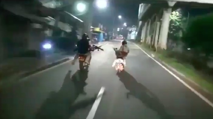 Viral! Begal Terus Melaju meski Perut Sudah Diterjang Peluru