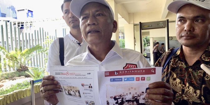 Diduga Pose Satu Jari, Menag-Bupati Mandailing Natal Dilaporkan ke Bawaslu