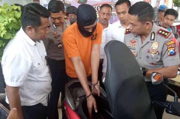 Sepasang Sejoli Kubur Bayi Hubungan terlarang Hidup-hidup
