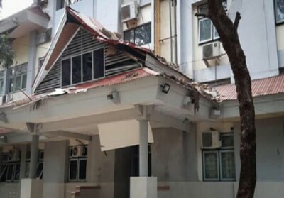 Gempa Magnitudo 6,8 Guncang Ambon, Sejumlah Mobil Terangkat