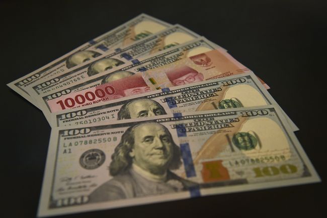 Vaksin Bikin Kuat Rupiah hingga Sentuh Rp14.020 per Dolar AS