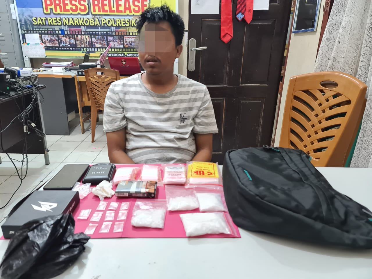 Bandar Narkoba dengan 124 Gram Shabu Ditangkap Resnarkoba Polres Kampar di Desa Karya Indah