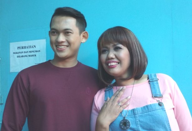 Elly Sugigi Akui Dua Kali Pernah Tidur Dengan Irfan Sbaztian