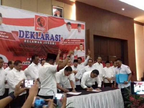 Heboh, Video Sejumlah Kepala Daerah di Riau Salam 1 Jari