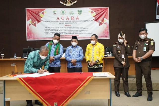 Kolaborasi UIR dan Pemerintah Kabupaten Pelalawan Ditandatangani Â 