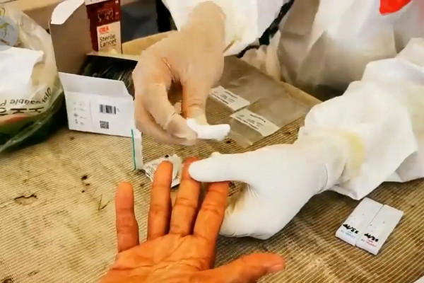 5 Hari Berurutan Target Jokowi Tes 10 Ribu Spesimen per Hari Tercapai 