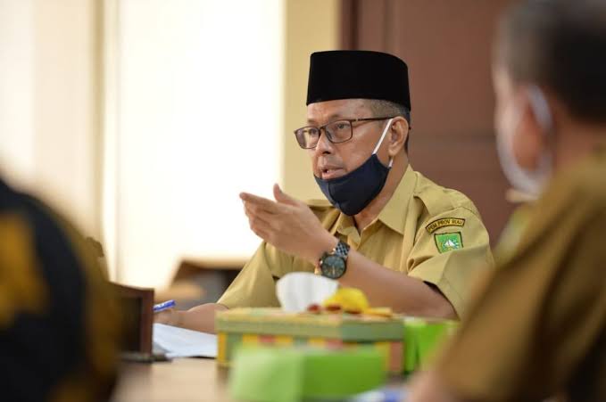 Kasus Covid-19 Nyaris Sentuh Angka 1.000, Pemprov Riau Berlakukan WFH
