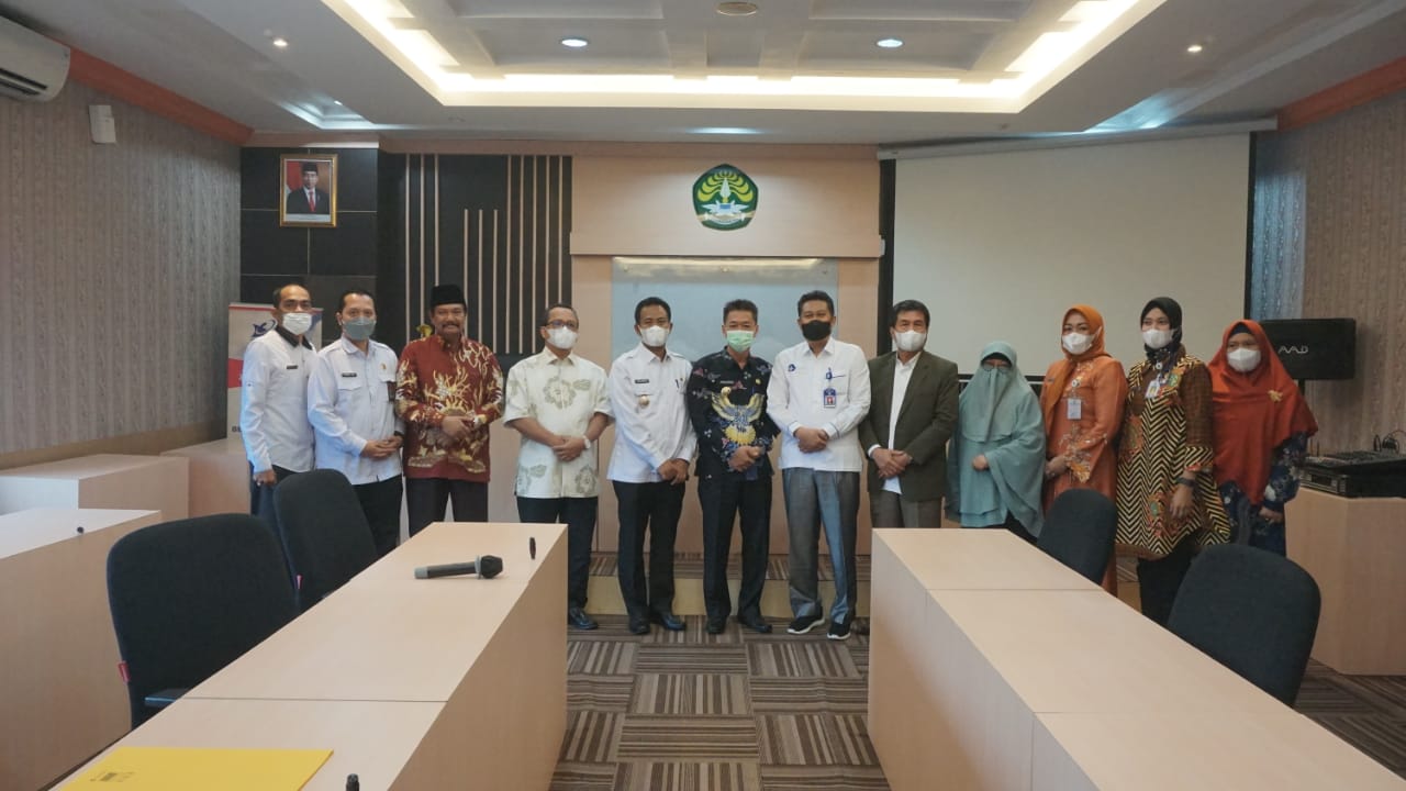 Bupati Rohil Afrizal Sintong Audensi dan Melakukan Kunjungan ke Universitas Riau