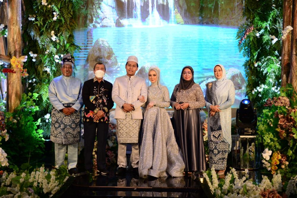 Gubri dan Istri Hadiri Acara Resepsi Pernikahan Anak Bupati Siak