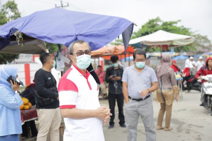 Gubri Tinjau Pasar Arengka Terkait Covid-19, Sosialisasi Hidup Bersih