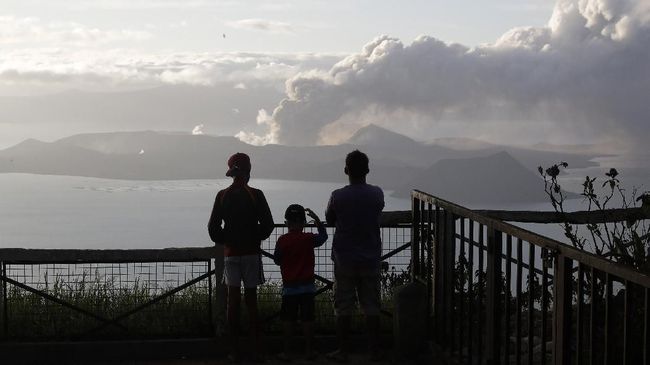 Erupsi Gunung Taal, 84 WNI Dievakuasi ke Manila