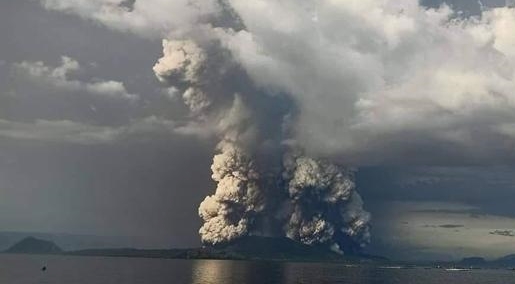 Erupsi Gunung Taal di Level Waspada, Mahasiswa RI di Filipina Akan Dievakuasi ke KBRI