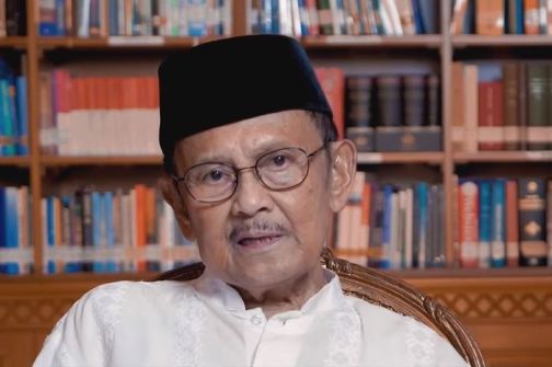 Habibie Disebut Berkomunikasi dengan Bahasa Isyarat