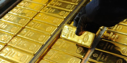 Harga Emas Hari Ini Anjlok Lagi