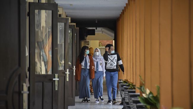 Pemerintah Resmi Keluarkan Aturan Penggunaan Seragam Sekolah