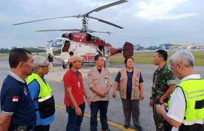Baru Tiba Malam, Pagi Tadi Heli Kamov Langsung Water Bombing Karhutla di Rupat