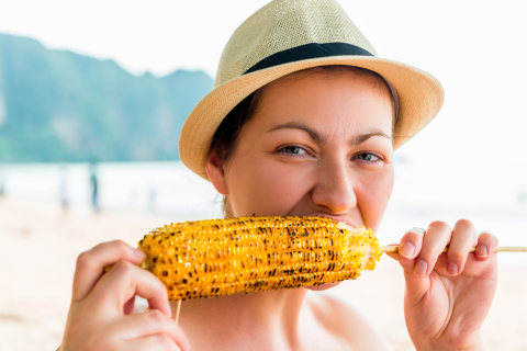 3 Jenis Kepribadian Dari Cara Makan Jagung yang Berbeda