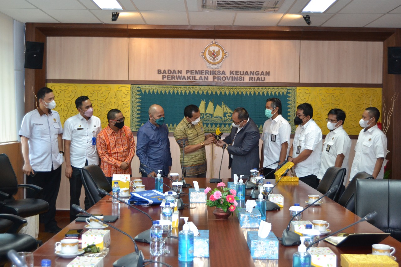 KI Riau Isyaratkan Tahun Ini Monev 200 Badan Publik