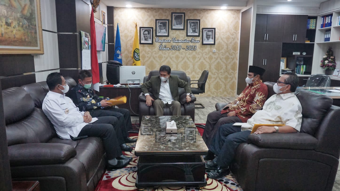 Bahas Kerjasama Beasiswa, Bupati Rohil Lakukan Pertemuan Dengan Rektor UNRI