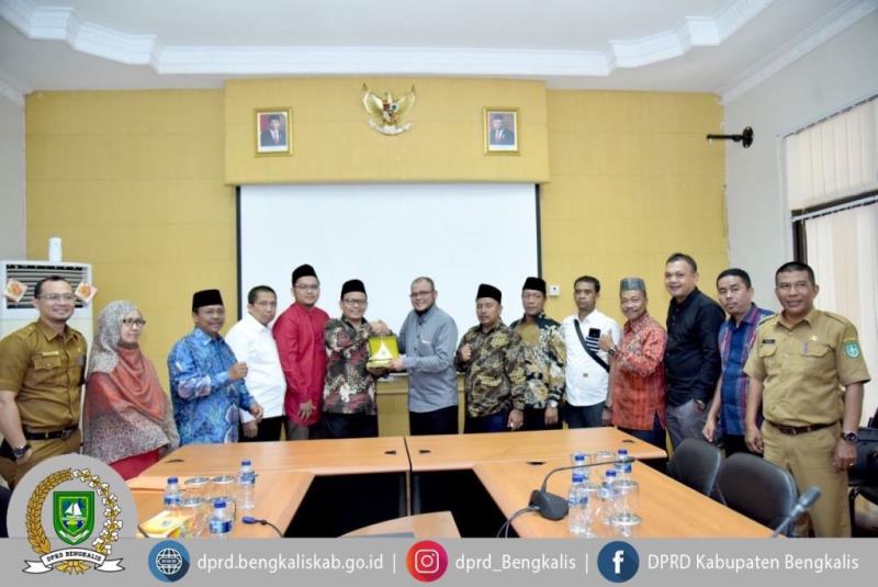 Tertarik dengan Perda Tenaga Kerja, Komisi B DPRD Padang Lawas Konsultasi ke DPRD Bengkalis 
