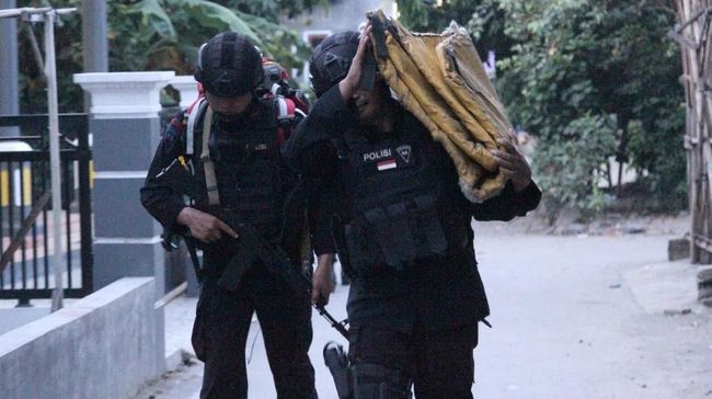 Densus 88 Tangkap Terduga Teroris di Papua
