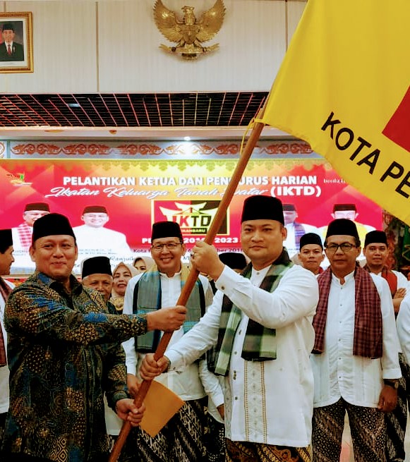  Taufik Arrakhman Resmi Dilantik Sebagai Ketua IKTD Pekanbaru. Eddy Tanjung: IKTD Bukan Organisasi Politik