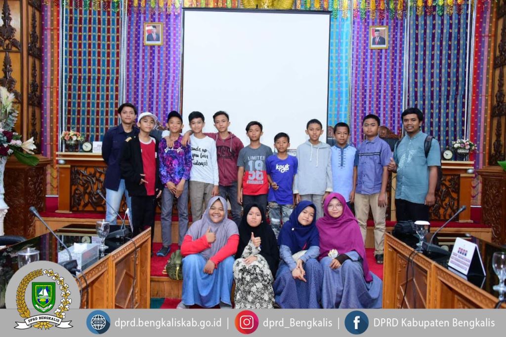Siswa Siswi SMP Alam Duri Mengunjungi Gedung DPRD Kabupaten Bengkalis