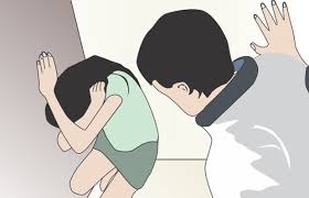Tak beri uang jajan anak, Suami Injak Kepala istri
