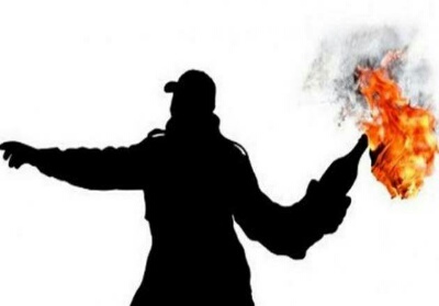 Diduga Dua Laki-laki Tak Dikenal Lempar Bom Molotov ke Pos Jaga Kantor Satpol PP Pekanbaru