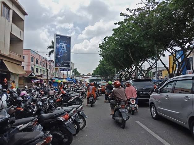 Parkir di Kawasan STC Pekanbaru, Kendaraan Terancam Ditilang dan Diderek Dishub