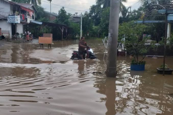 Pemkab Rohul Siapkan Dapur Umum dan Logistik Untuk Korban Banjir