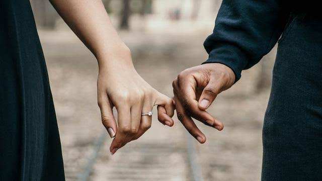Ini 5 Cara Perbaiki Hubungan Pasca Pasangan Ketahuan Selingkuh