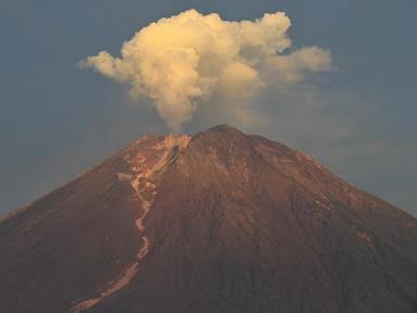 BRIN Sebut, Pasca Erupsi Terjadi Perubahan di PuncakÂ Gunung Semeru