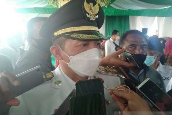 Tepis Pemecatan Honorer dan Janjikan Beasiswa, Bupati Meranti: Utang Kita Ratusan Milyar